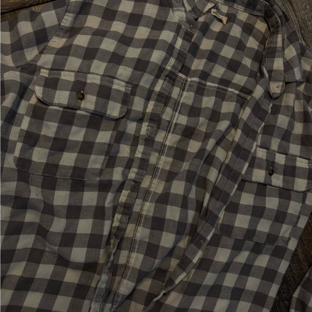 Hollister Women’s Grey and White Plaid Flannel - Picture 2 of 3